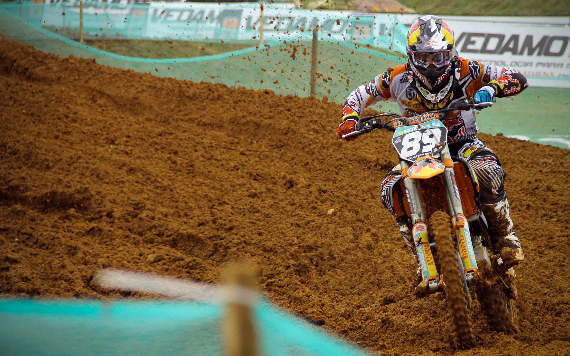 加拿大解说：瑞士打得像在自己后花园一样，加拿大和瑞士景色对比