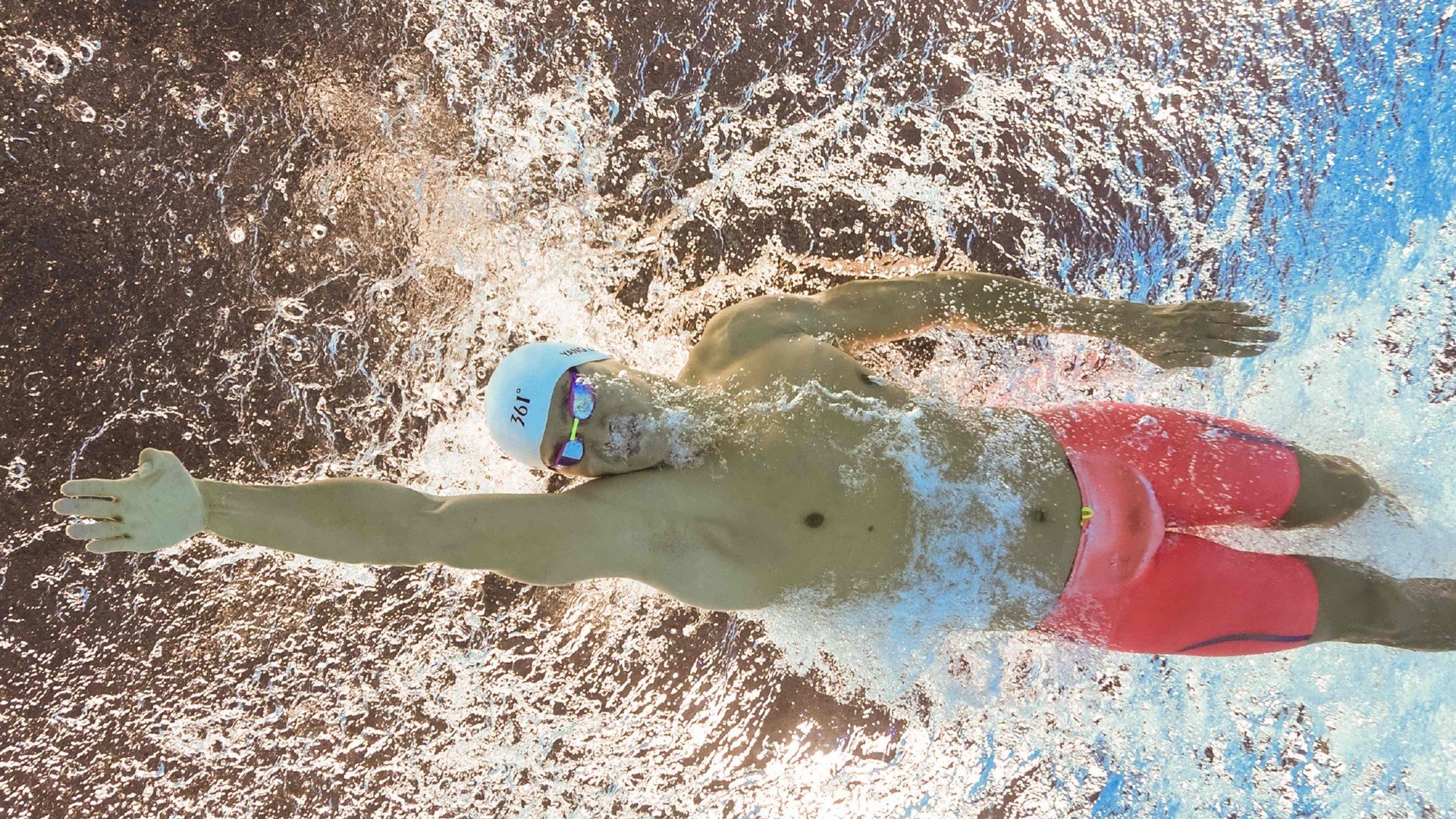 掘金大胜步行者，季后赛首轮中约基奇创下生涯新高，掘金中锋约基奇是哪国人