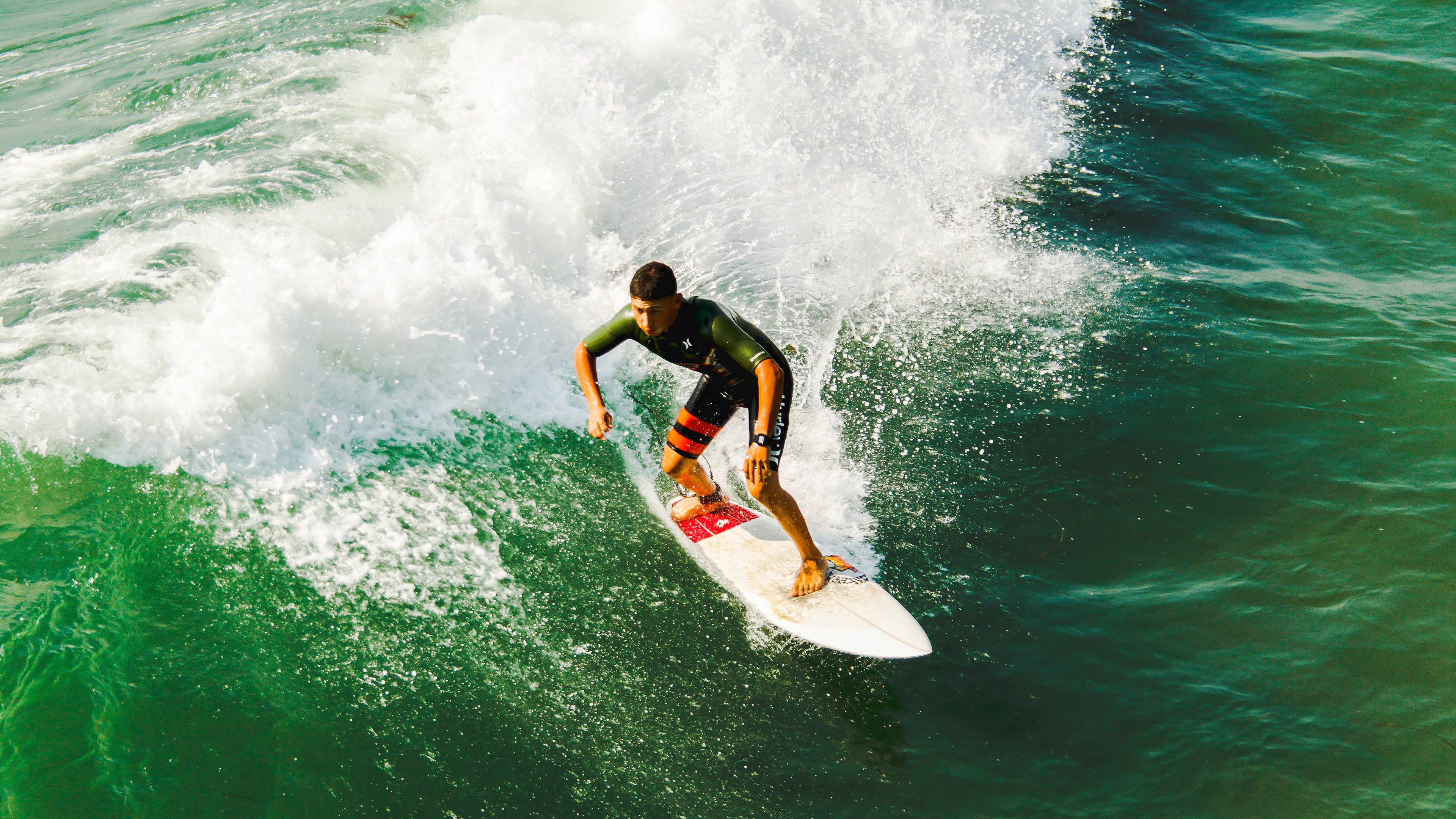 莱斯特城逆转三连胜，郑智神勇发挥，赛季表现令人惊艳，莱斯特城夺冠之路